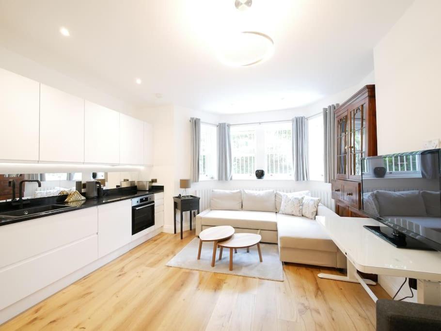Newly Refurbished 2 Bed Apartment In Paddington Лондон Экстерьер фото